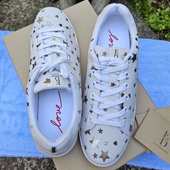 Ellen Degeneres Chapastar Sneakers White Leather Gold Star Print 9M & 9-1/2 NWT - Picture 16 of 16